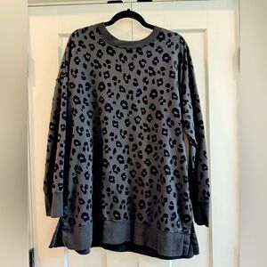 Old Navy tunic length Leopard sweatshirt - large